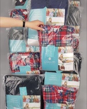 Фотография  153 - Халаты, комбинезоны (семейный) СТОК CAN#10 кг, ЛОТ №4451 оптом в Ростове-на-Дону и Ростовской области