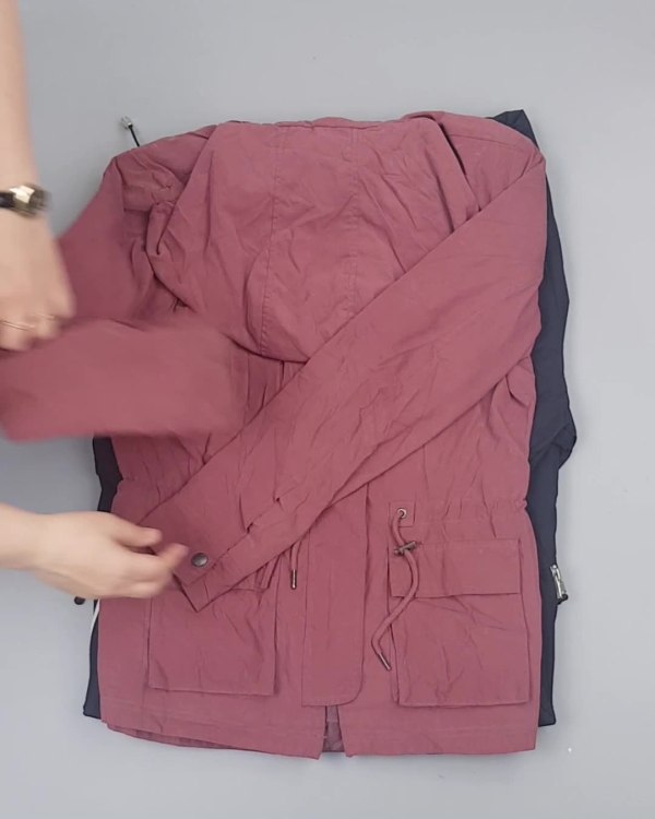 Фотография  682 - А 92602 Ветровки женские (Light Zipper jackets)#25 кг оптом в Ростове-на-Дону и Ростовской области