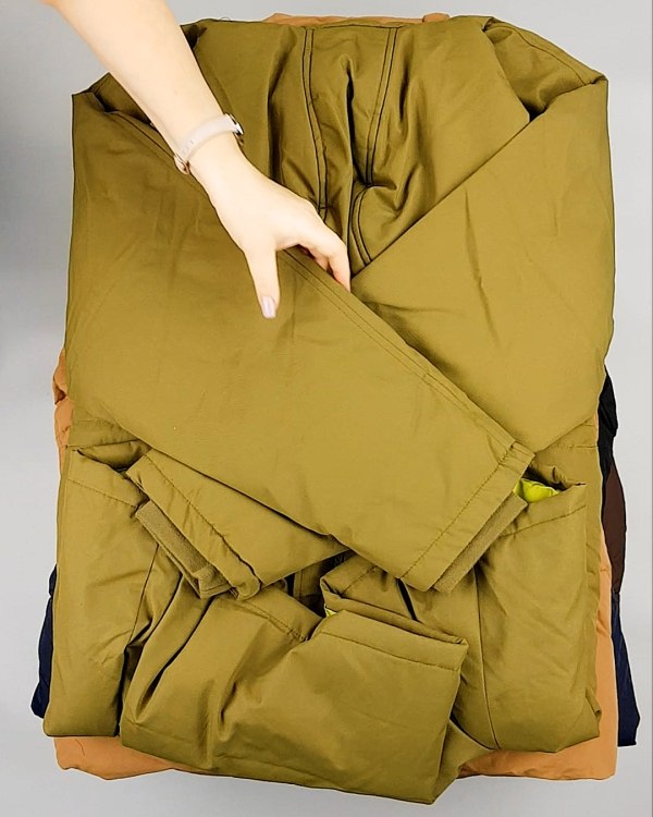 Фотография  894 - Верхняя одежда Дания#9,9 кг, ЛОТ №7057 оптом в Ростове-на-Дону и Ростовской области