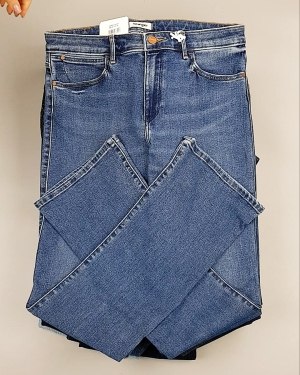 Фотография 936 - Джинсы WRANGLER м/ж#8,1 кг, ЛОТ №7011 оптом в Ростове-на-Дону и Ростовской области