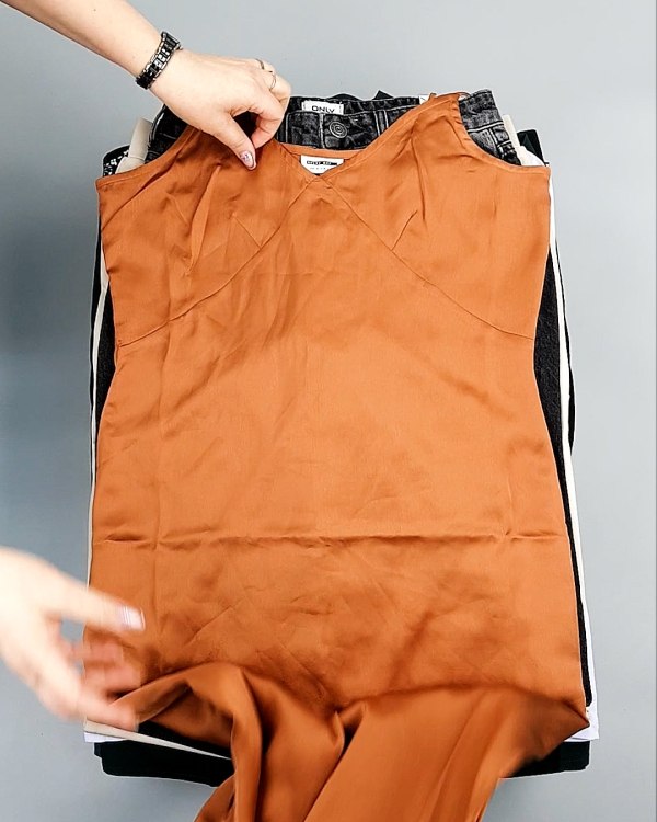 Фотография  903 - Bestseller Summer mix 104#15 кг, ЛОТ №7493 оптом в Ростове-на-Дону и Ростовской области