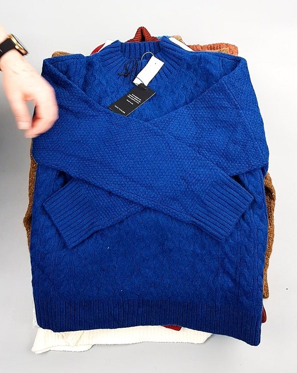 Фотография  500 - Джемпера СТОК CAN 084#7 кг, ЛОТ №7651 оптом в Ростове-на-Дону и Ростовской области