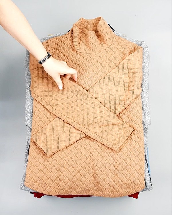 Фотография  696 - SWEATSHIRT CAN 084#10 кг, ЛОТ №7619 оптом в Ростове-на-Дону и Ростовской области