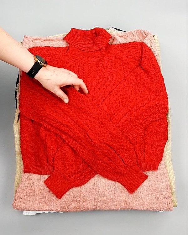 Фотография  432 - Джемпера СТОК CAN 084#7 кг, ЛОТ №7649 оптом в Ростове-на-Дону и Ростовской области