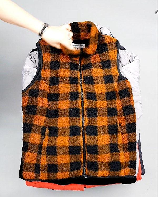 Фотография  916 - Верхняя одежда AMAZON жен 015#10 кг, ЛОТ №7712 оптом в Ростове-на-Дону и Ростовской области