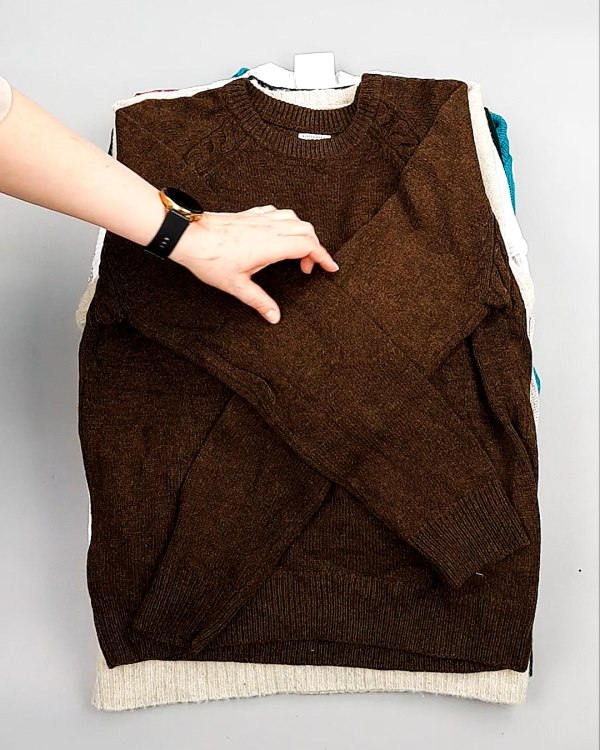 Фотография  149 - Джемпера СТОК CAN 084#7 кг, ЛОТ №7647 оптом в Ростове-на-Дону и Ростовской области