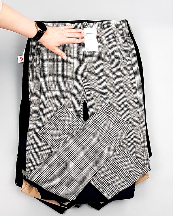 Фотография  203 - Брюки женские лето C&A 025#10 кг, ЛОТ №7892 оптом в Ростове-на-Дону и Ростовской области