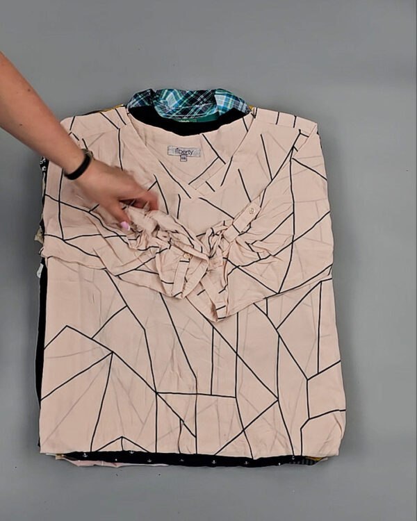 Фотография  805 - Блузки S#10 кг, ЛОТ № ВК0104 оптом в Ростове-на-Дону и Ростовской области