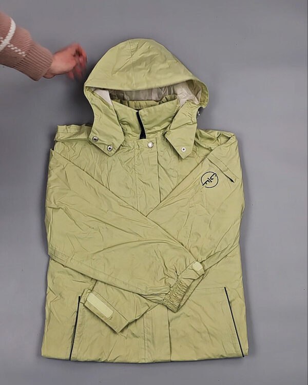 Фотография  633 - Ветровки женские#25 кг, ЛОТ № ВК0086 оптом в Ростове-на-Дону и Ростовской области