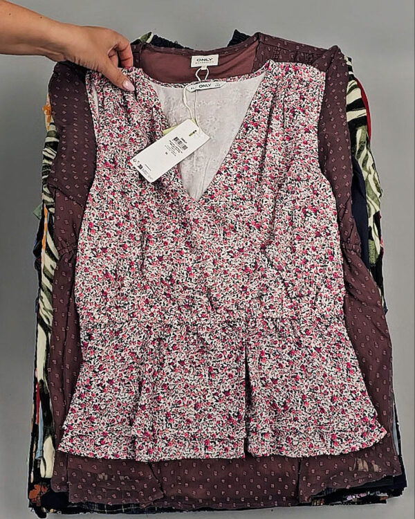 Фотография  295 - Блузки+Джемпера Bestseller Summer 045 B#8,5 кг, ЛОТ №9039 оптом в Ростове-на-Дону и Ростовской области