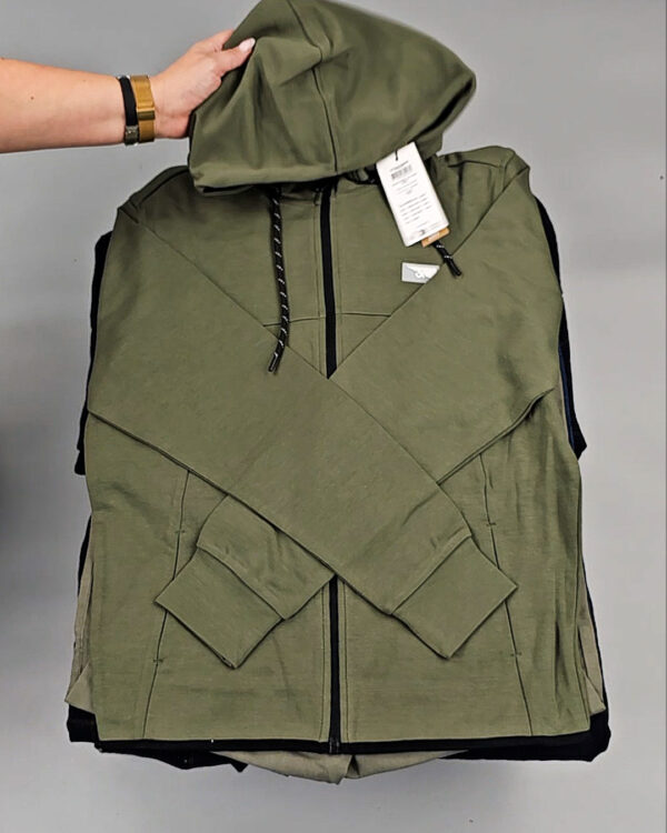 Фотография  942 - Мужской зимний микс JACK JONES, 20 кг, ЛОТ № СТ-9266 оптом в Ростове-на-Дону и Ростовской области