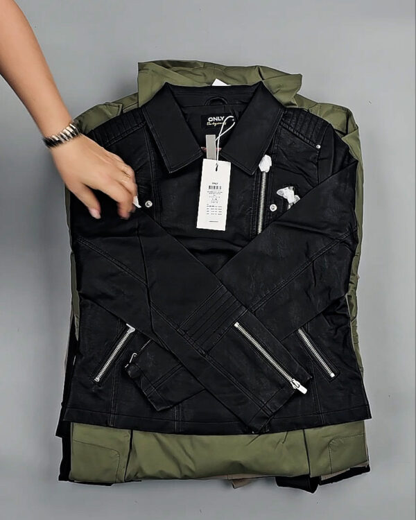 Фотография  305 - Ветровки Bestseller 045#10 кг, ЛОТ СТ-9407 оптом в Ростове-на-Дону и Ростовской области