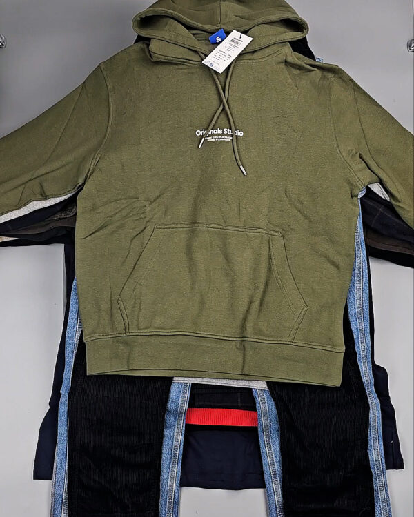 Фотография  304 - Мужской зимний микс JACK JONES, 20 кг, ЛОТ № СТ-9533 оптом в Ростове-на-Дону и Ростовской области