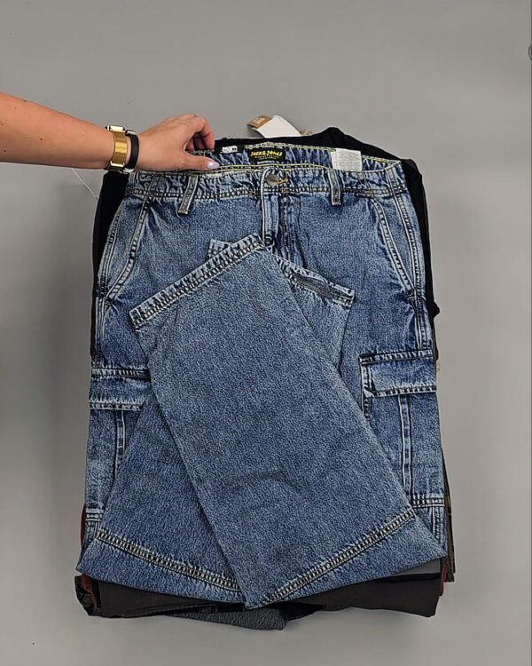 Фотография  629 - Мужской зимний микс JACK JONES, 20 кг, ЛОТ № СТ-9446 оптом в Ростове-на-Дону и Ростовской области